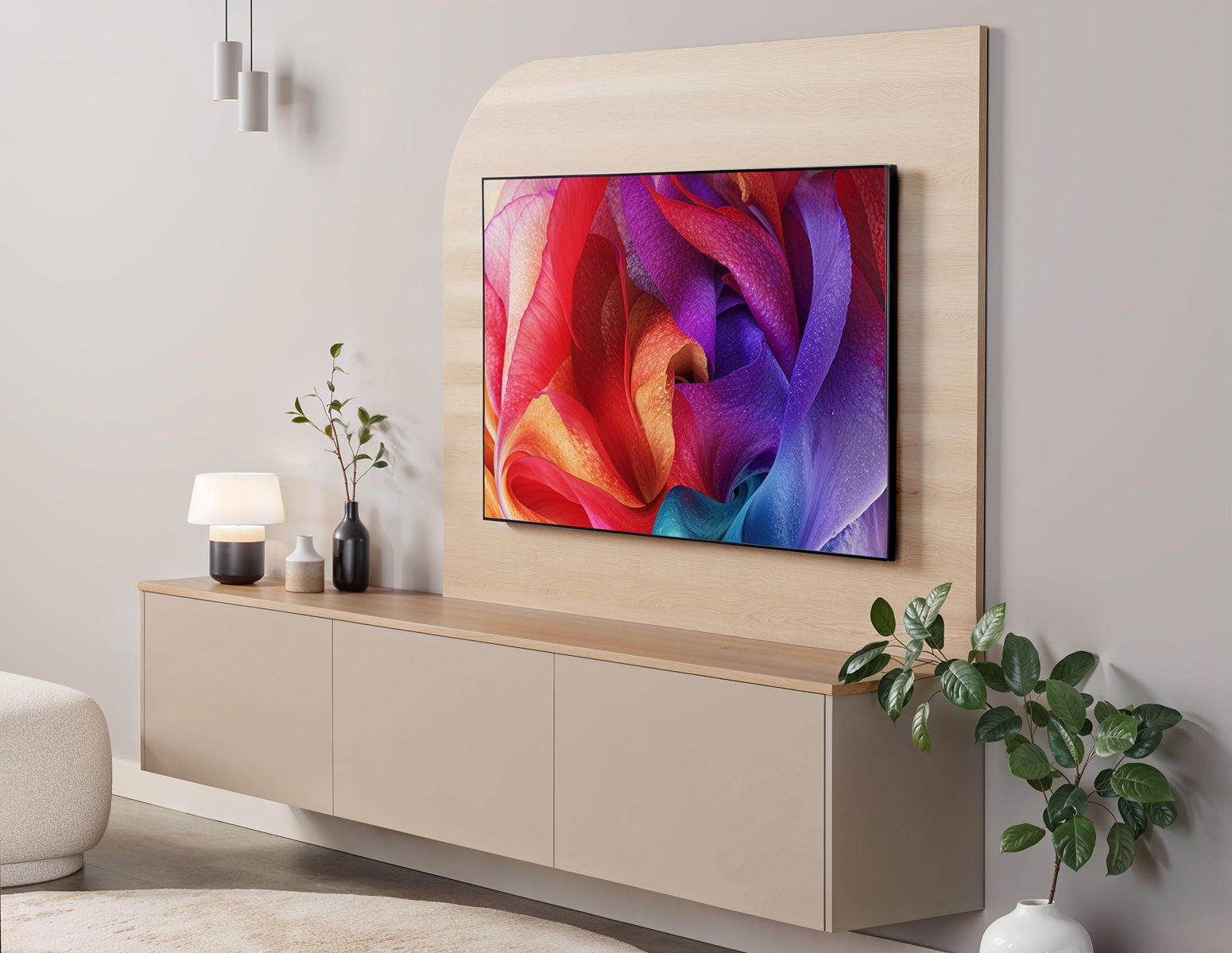 Inbouw TV-meubel op maat met rechthoekig design van De Maat Fabriek, zwevend gemonteerd