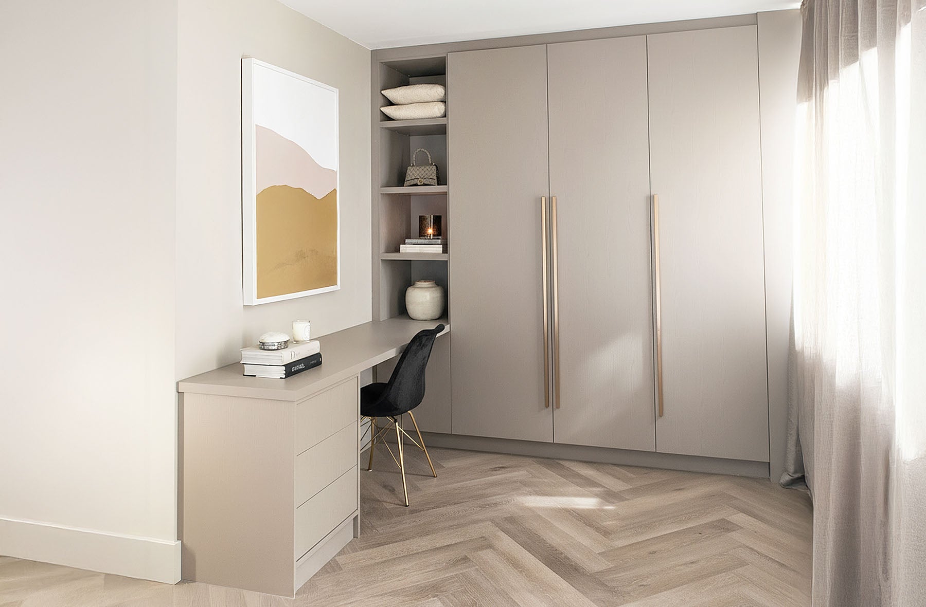 Kast met bureau
